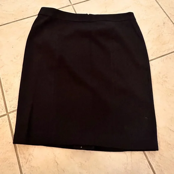 Brand New Ann Taylor Black suit skirt! - Picture 1 of 1